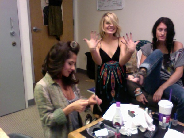 Kirsten Storms and Kelly Monaco go girly and did their nails Kirsten Storms and Kelly Monaco go girly and did their nails